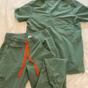 Zamora joggers and Catarina top jade